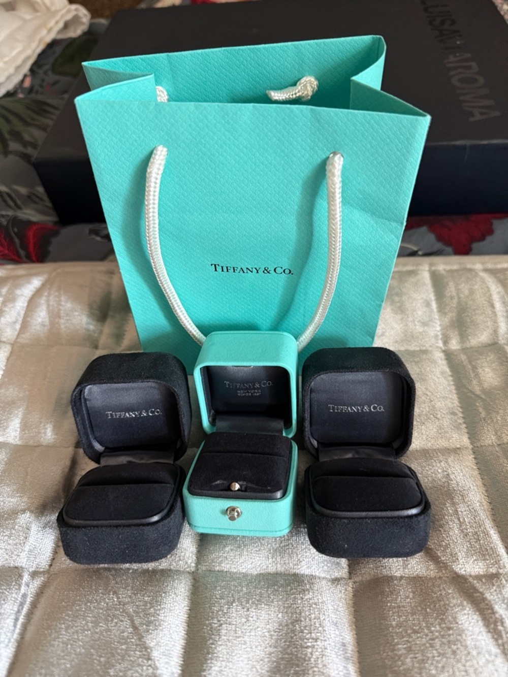 Tiffany & Co. Robin's Egg Blue jewelry case and outer box  Set-3 & 6 ribbon